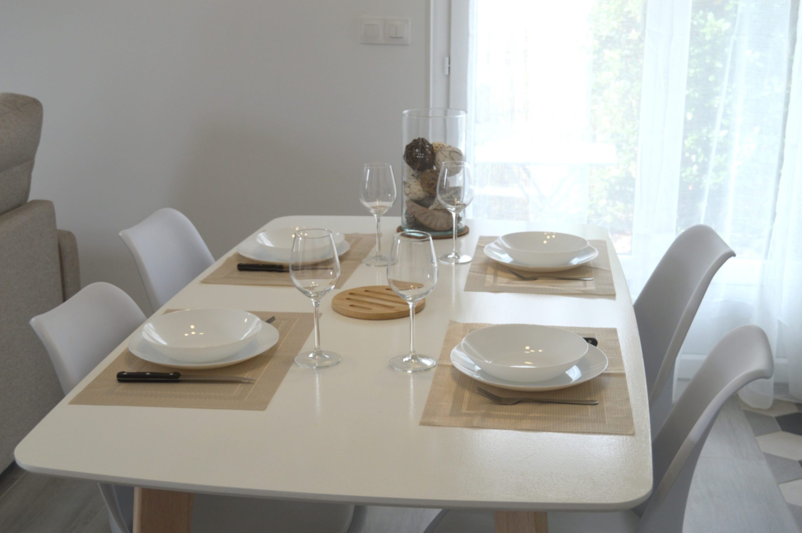 o'créations-d'intérieurs-table-repas-location-courte-durée